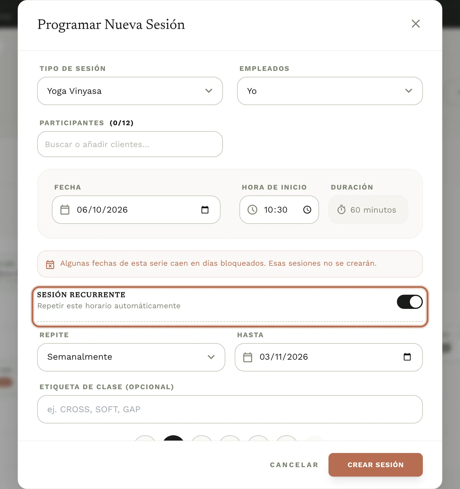 El formulario con el interruptor «Sesión recurrente» activado, «Repite» en Semanalmente y una fecha en «Hasta».